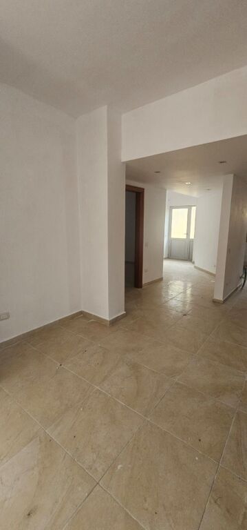 SHITET APARTAMENT 3+1 ME PISHINE PLAZH DURRES