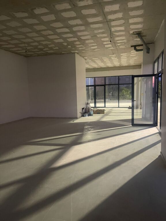 DYQAN ME QERA 250M2 KAMEZ 2500 EURO FH-69945