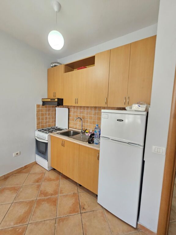 SHITET GARSONERE NE GOLEM PRANE MIAMI II