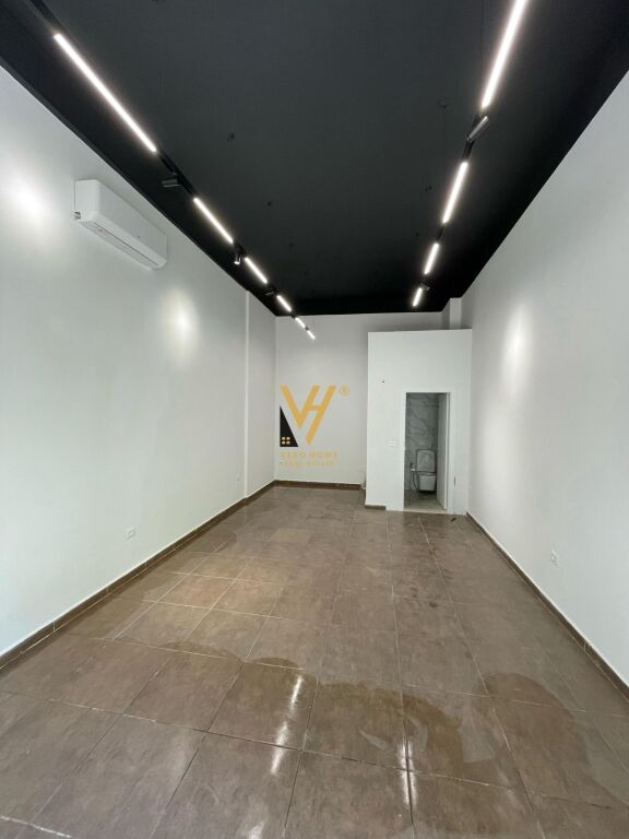 BUSINESS PREMISES 35 M2 FOR RENT IN KOMUNA E PARISIT 550 EURO