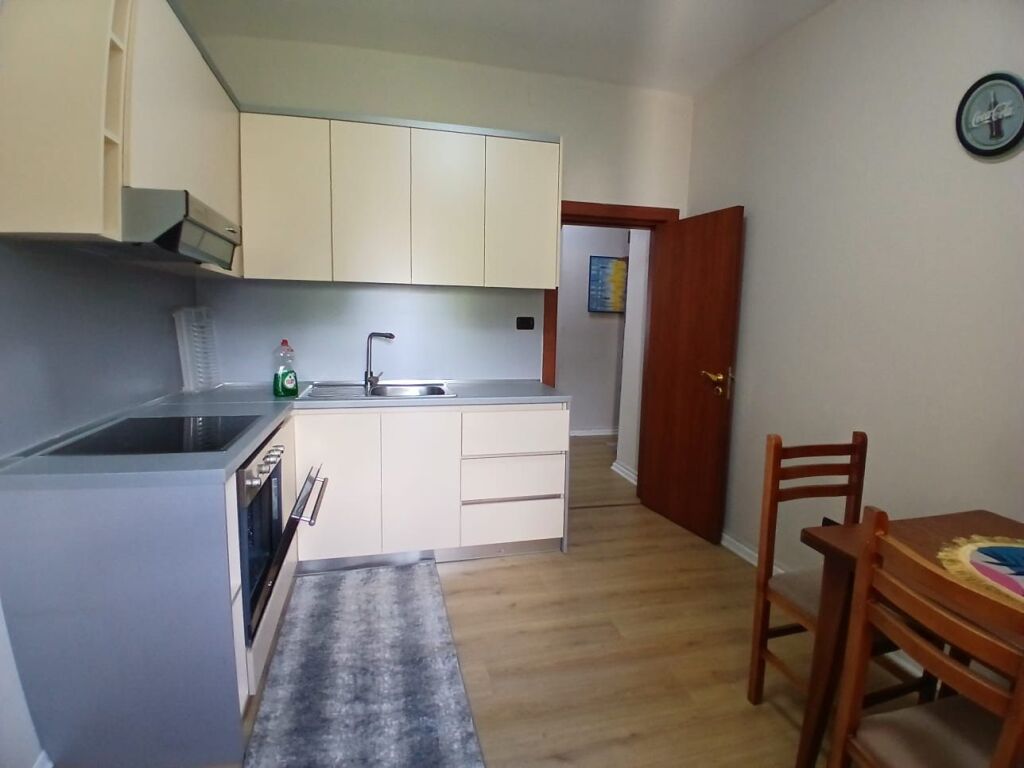 Jepet Me Qera Apartament 1+1+1 Ballkon