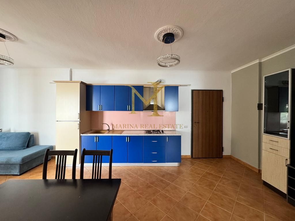 Appartamento 1+1 in vendita a Shkembi Kavajes, 4° piano senza ascensore