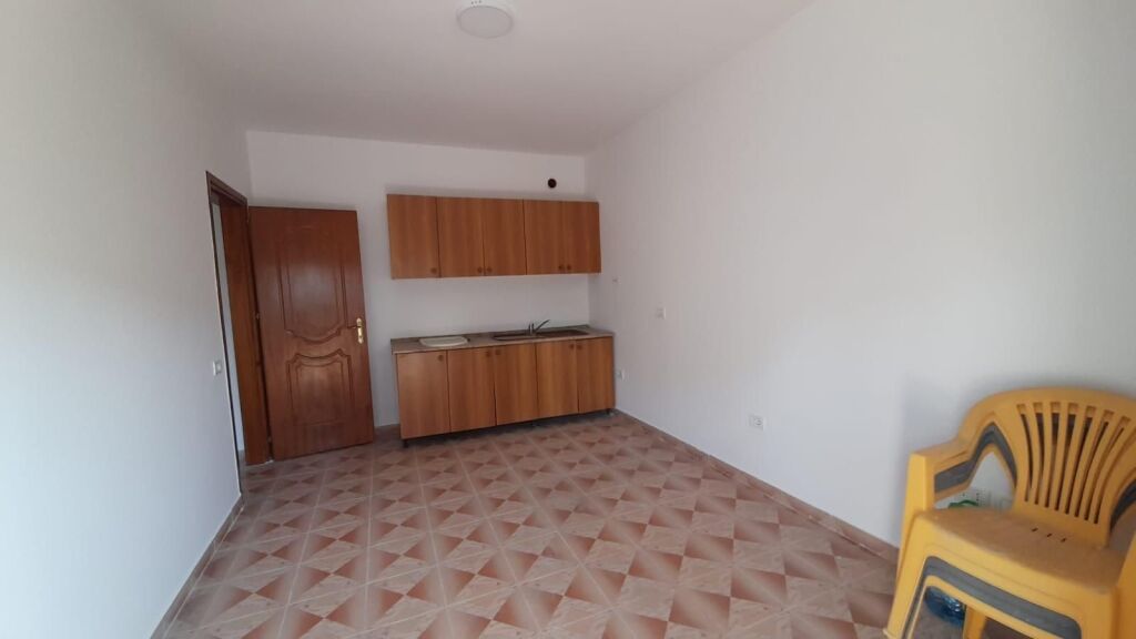 SHITET APARTAMENT 2+1+ 2 TUALETE +BALLKON GOLEM PRAN BONITA 2