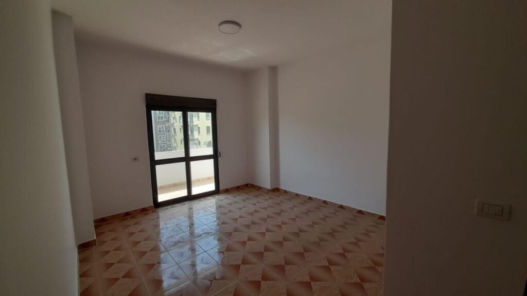SHITET APARTAMENT 2+1+ 2 TUALETE +BALLKON GOLEM PRAN BONITA 2