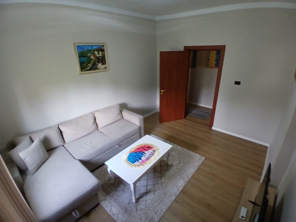 Jepet Me Qera Apartament 1+1+1 Ballkon