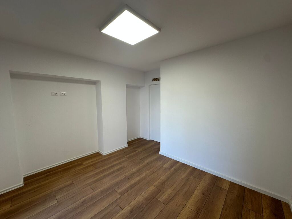 Ambient zyre per qira tek Brryli.