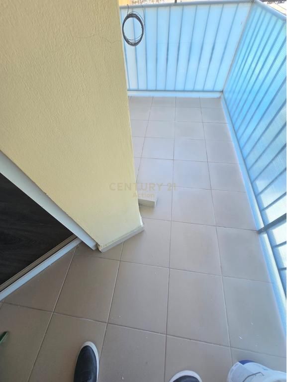 Shitet 2+1 tek fusha aviacionit