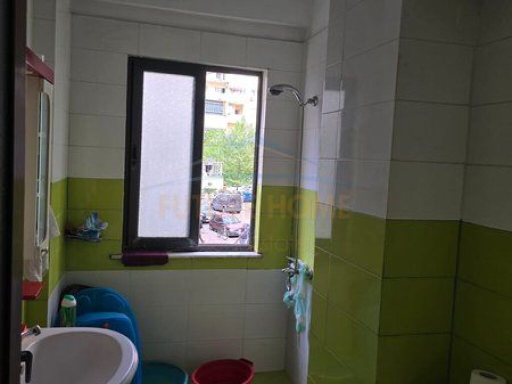 Shitet,Apartament 1+1,Yzberisht