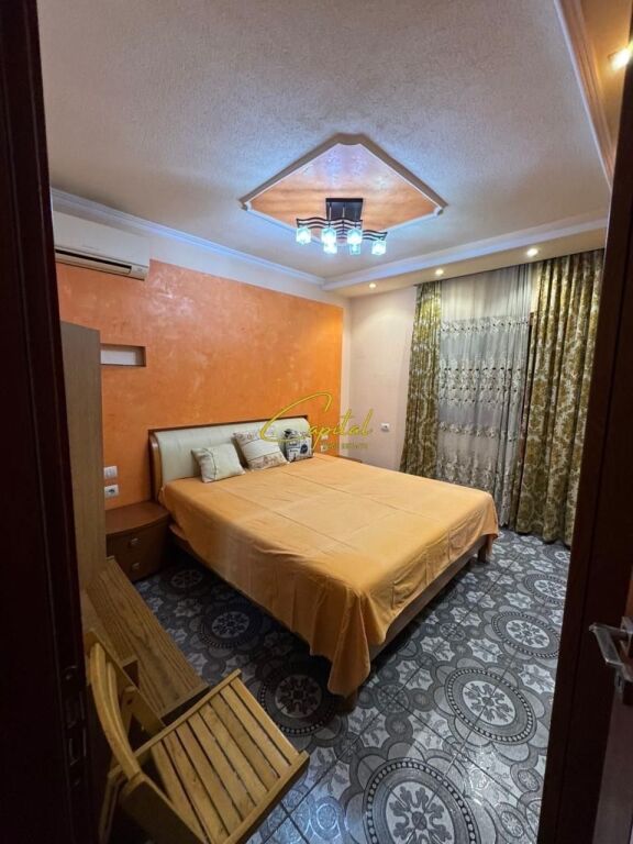 SHITET VILE PRIVATE 180 M2 ISH SATCIONI TRENIT 290.000 EURO