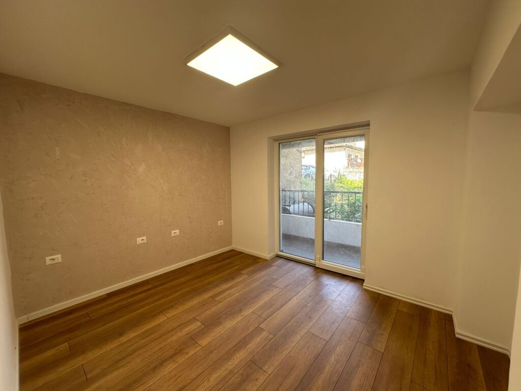 Ambient zyre per qira tek Brryli.