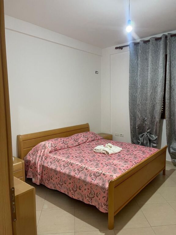 Jepet me qera 1 +1  Apartament ne Selite.