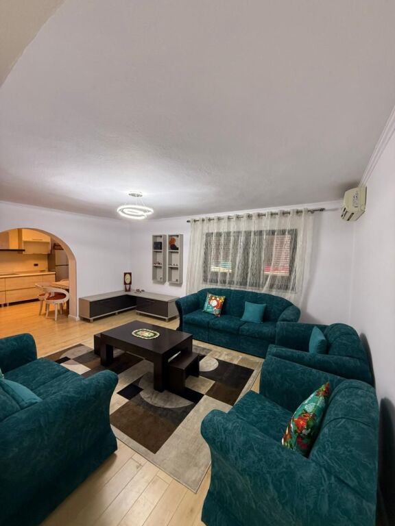 Vendesi in vendita 2+1 in Via Elbasani