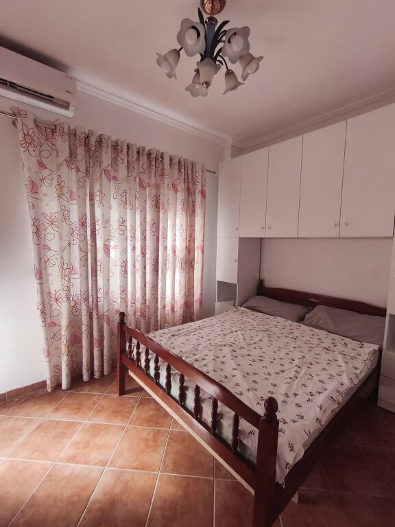 Appartamento 2+1 a Shkembi i Kavajes in Affitto