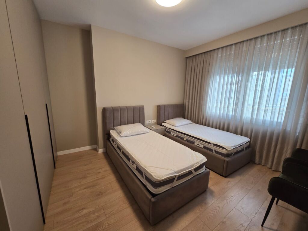 FOR SALE: 2+1 APARTMENT / Kavaja Street, near the Orthodox Church