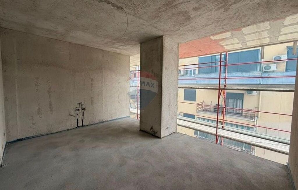 Shitet duplex te White Tower ID: 530181096-159