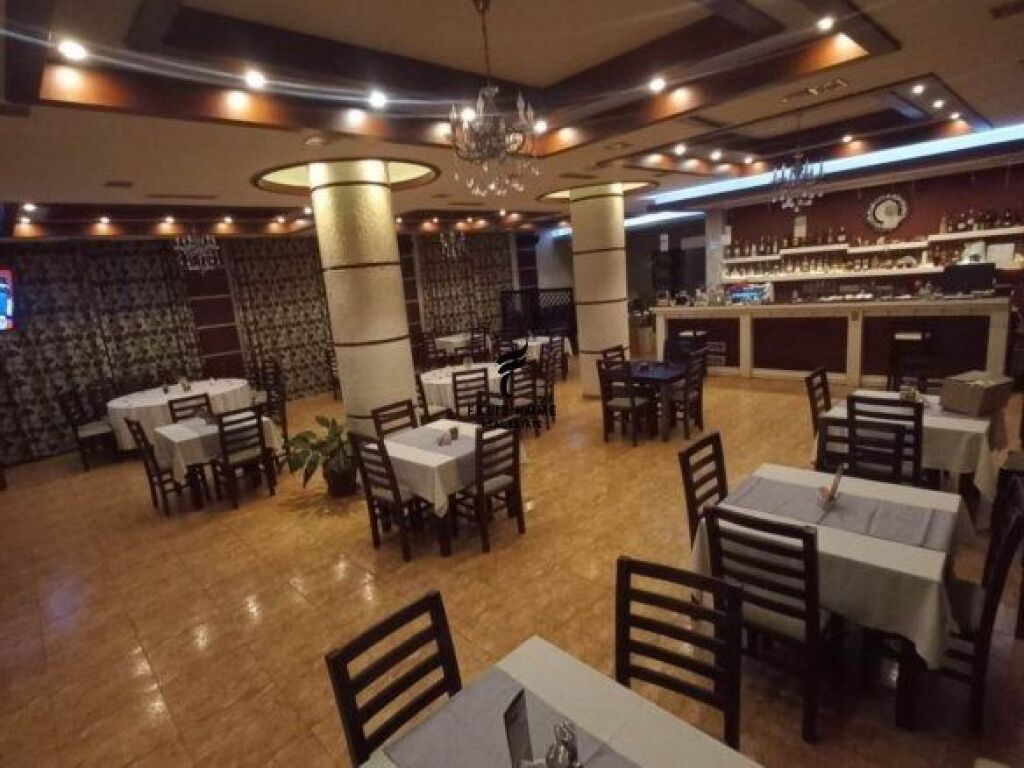 LOKAL ME QERA 600 M2 PORCELAN 150.000 LEKE FH-69911