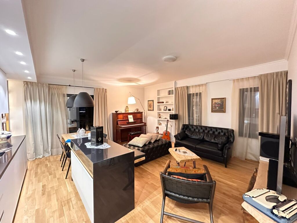 Shitet, Apartament 2+1+2, Rruga e Barrikadave, Tirane Empire67880