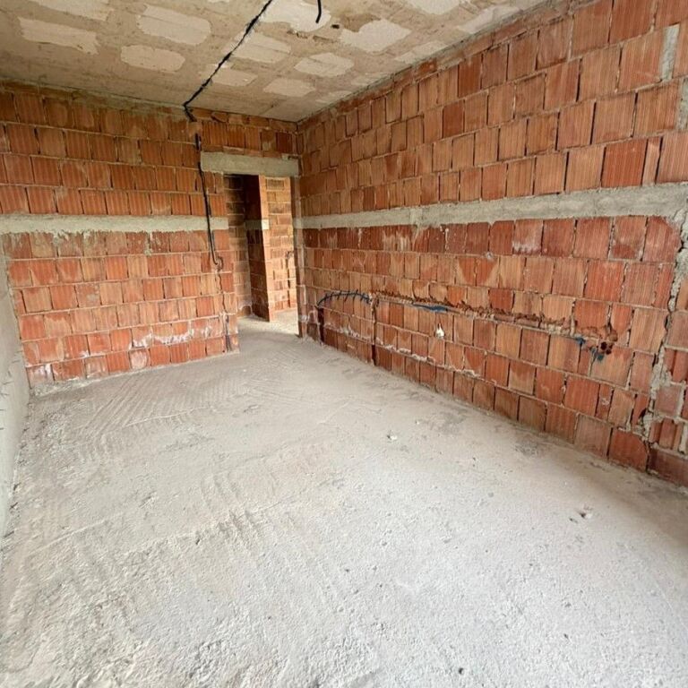 🏡 Apartament 1+1 në Shitje – Ali Demi (pranë ish-Burgut të Grave) ✨