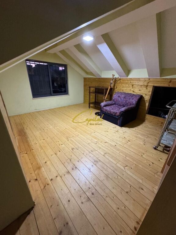 SHITET VILE PRIVATE 180 M2 ISH SATCIONI TRENIT 290.000 EURO