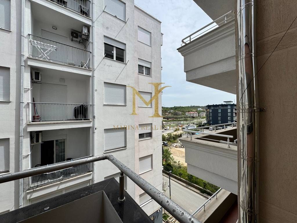 Appartamento 1+1 in vendita a Shkembi Kavajes, 4° piano senza ascensore