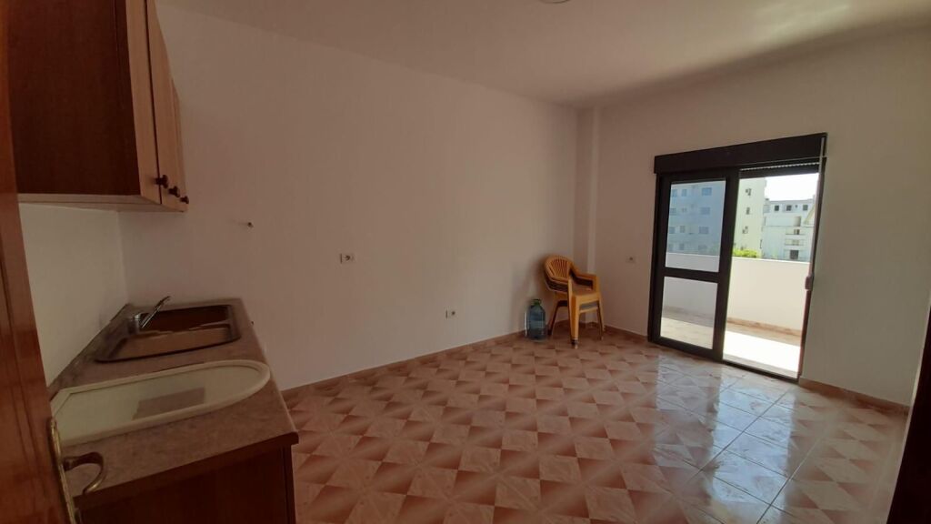 SHITET APARTAMENT 2+1+ 2 TUALETE +BALLKON GOLEM PRAN BONITA 2