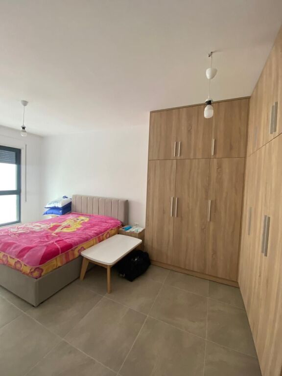 Apartament i mrekullueshëm në një pallat të ri me qira 2+1
