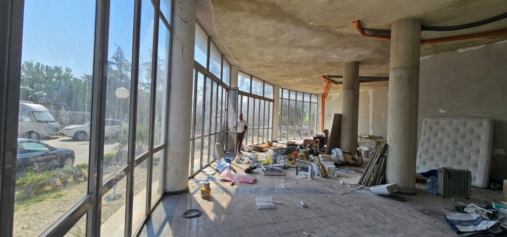 SHITET DYQAN PLAZH DURRES RRUGA E FRIGORIFERIT KOMPLEKT PRIVAT