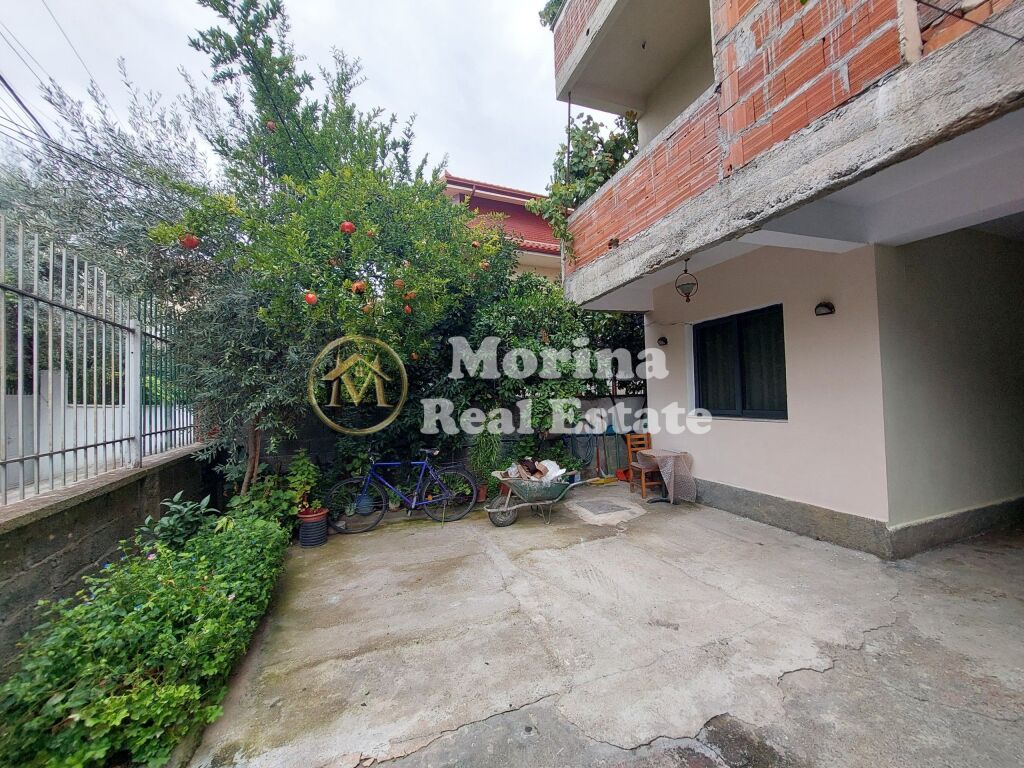 Shitet, Vile 3-katëshe, Rr:”5 Maji”, 320000 euro