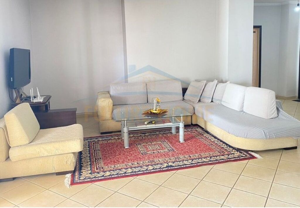 Shitet, Apartament 2+1 + Verandë, Unaza e Re