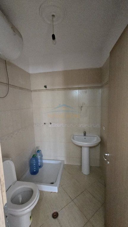 Qera , Apartament 3+1+2 , Misto Mame , Yzberisht
