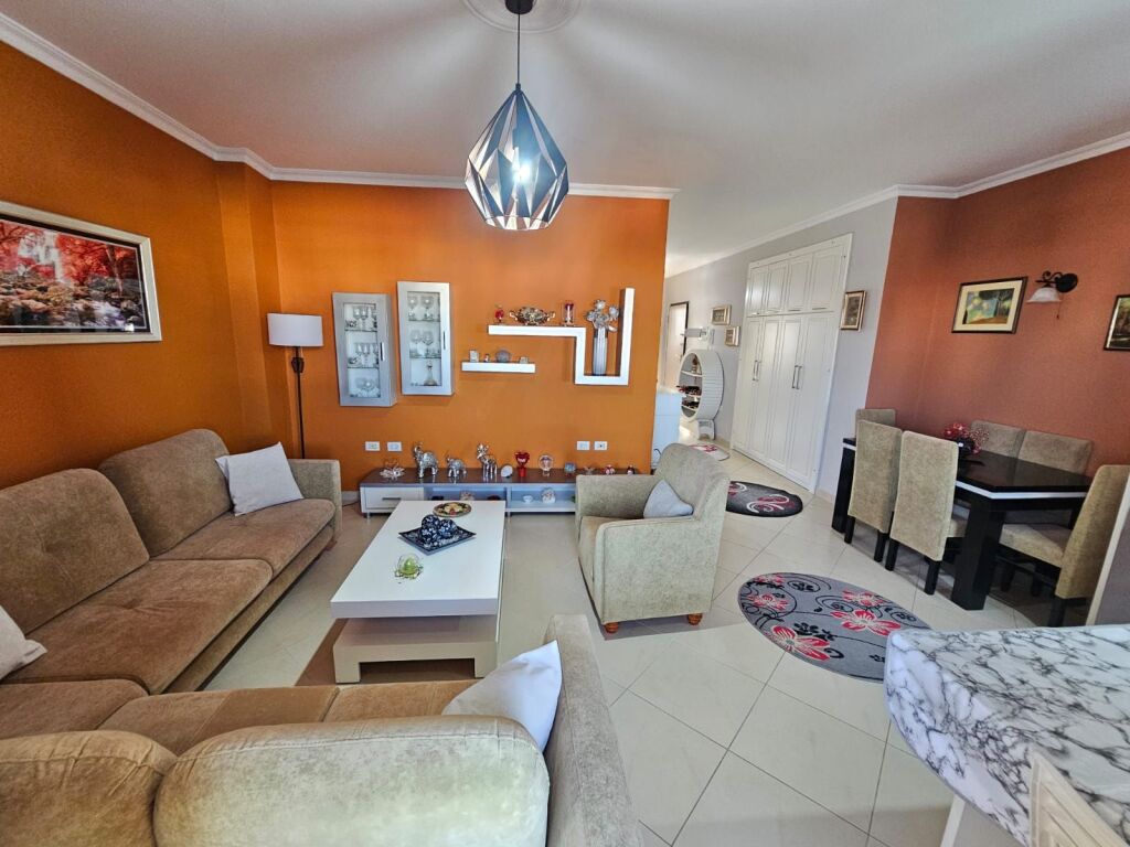 🏡 JEPET ME QERA APARTAMENT 2+1 PRANE KAZAZIT