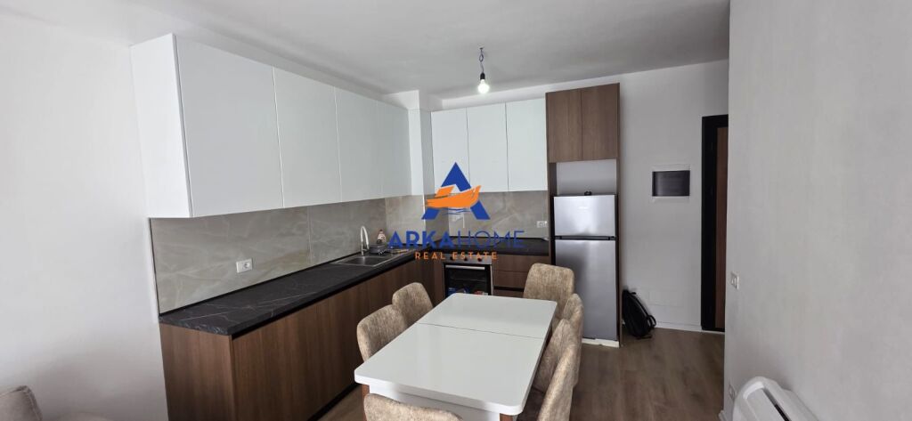 JEPET ME QERA APARTAMENT 2+1+BALLKON "UNIVERS CITY" 50.000 LEKE