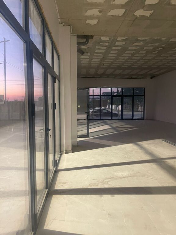 DYQAN ME QERA 250M2 KAMEZ 2500 EURO FH-69945