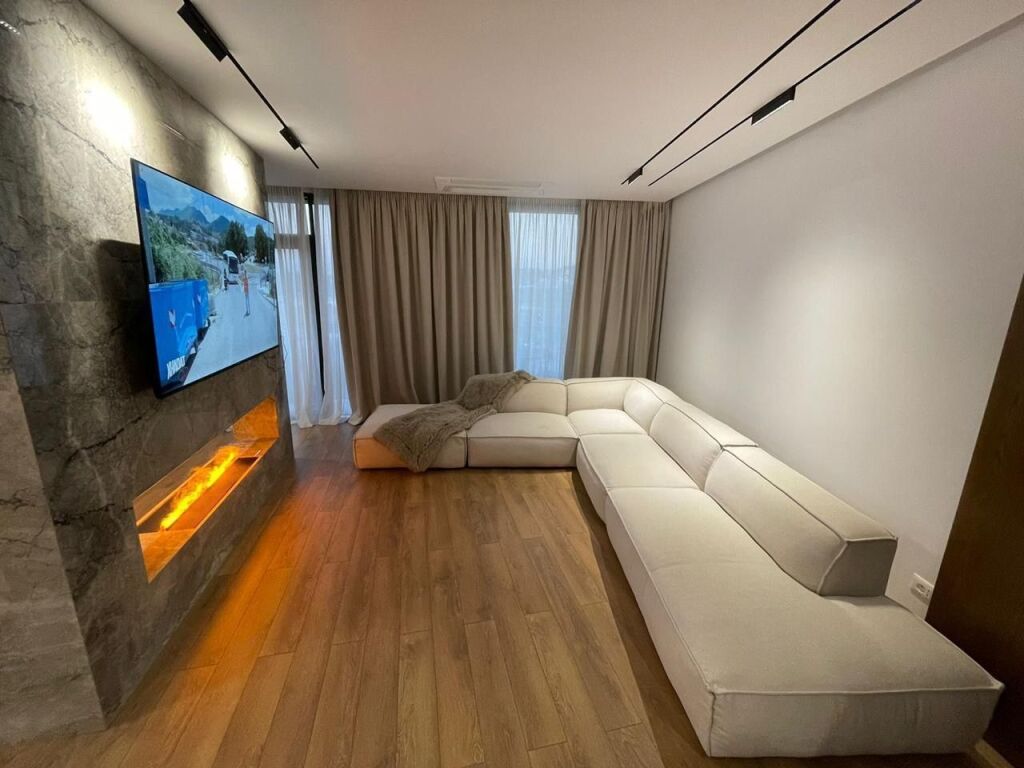 Apartament per qera 2+1+2 te Lake View