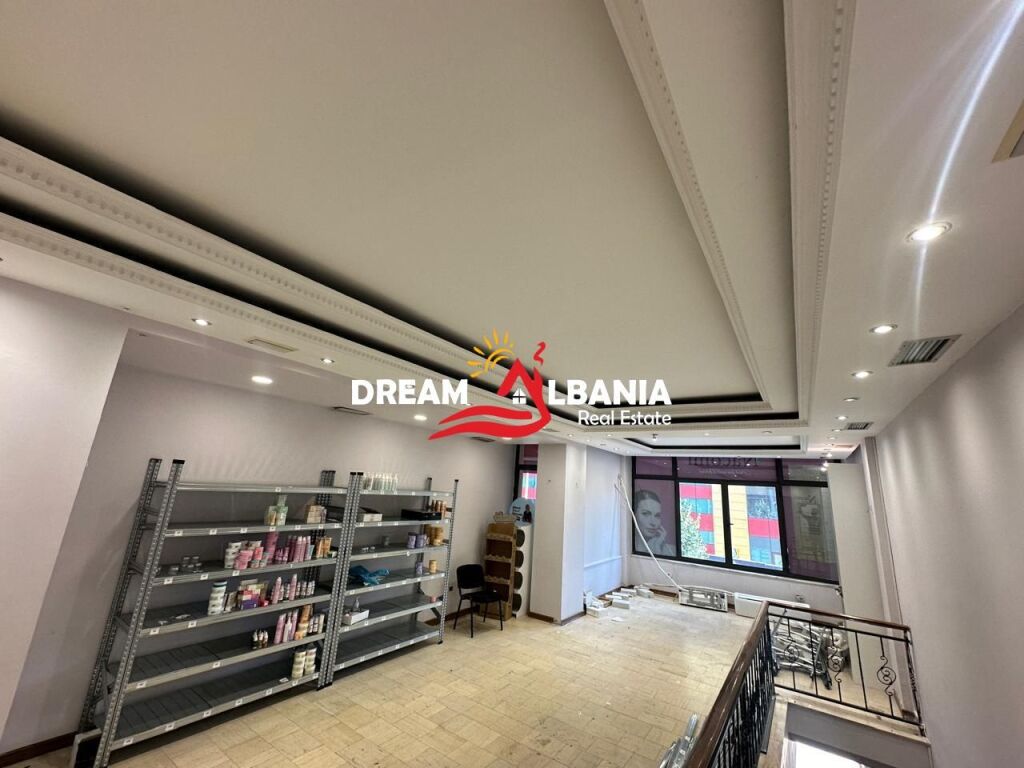 Zyre me qera ne Qender perball 15 Kateshit ne Tirane ID ( 42611158 )