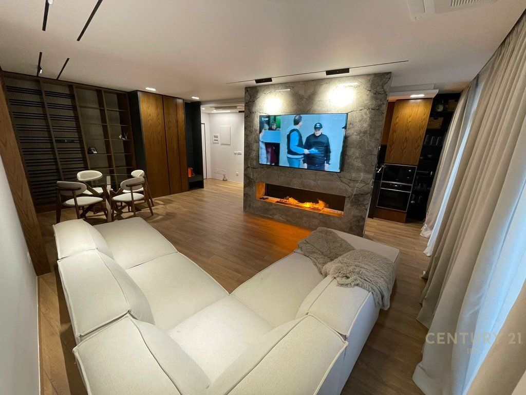 Apartament luksoz 2+1 me post parkimi per qira tek Lake View Rezidence !