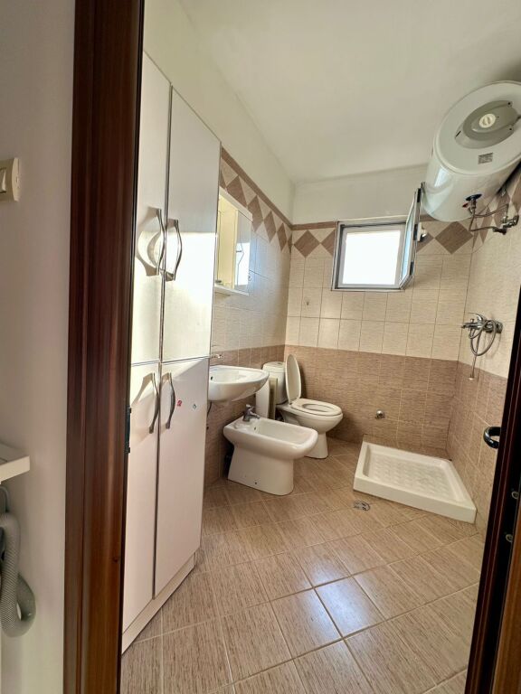 (COMMISSION 0) 40,000 lek/month Apartment for rent 1+1+Balcony+1 kitchen room  Laprake