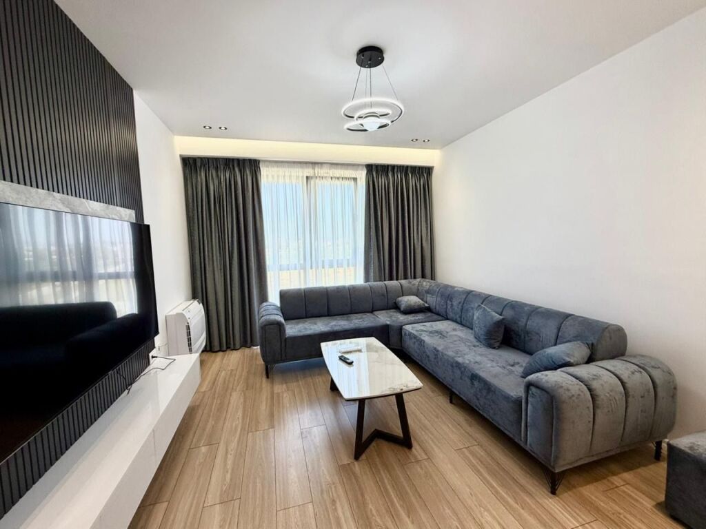 Ap me qera 1+1+post park te Urban Gate Astir