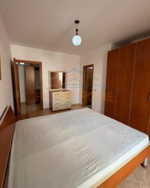 Shitet, Apartament 2+1, Fresk, Tirane.