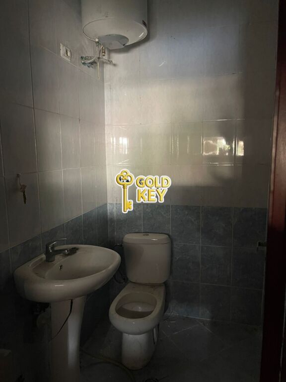 🏢 SHITET AMBIENT BIZNESI (Pranë Spitalit, Durrës)