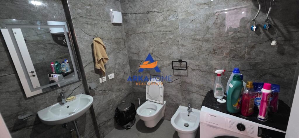 JEPET ME QERA APARTAMENT 2+1+BALLKON "UNIVERS CITY" 50.000 LEKE