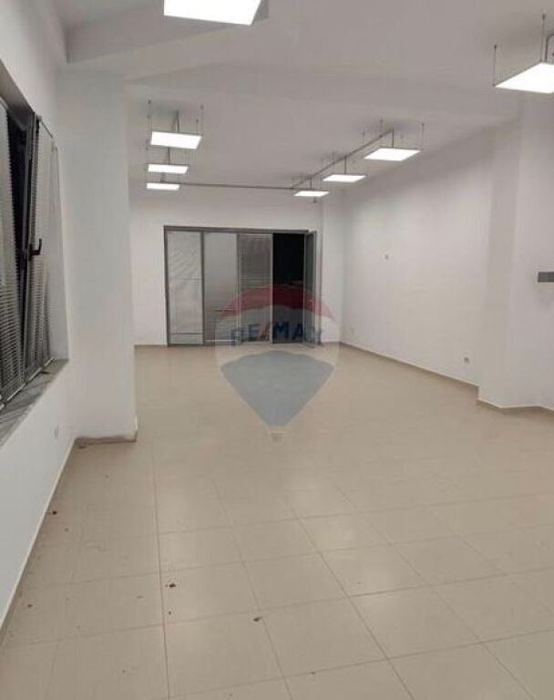 Shop for Rent in Fresk ID: 530551001-416