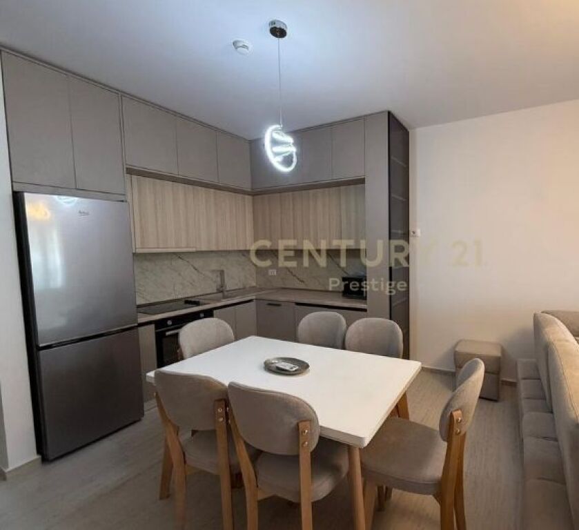 APARTAMENT 3+1+2+POST PARKIMI ME QERA