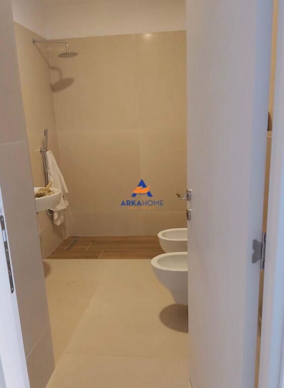 BUSINESS PREMISES FOR RENT 66M2 "RR. KONGRESI MANASTIRIT, ZIRKON COMPLEX" 55,000 LEKE (NEGOTIABLE)