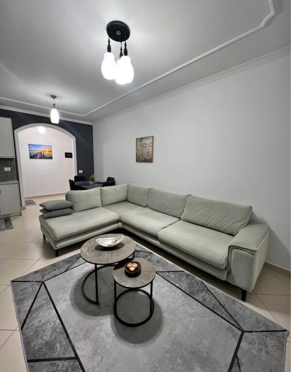 Apartament 2+1 me qera Komuna e Parisit