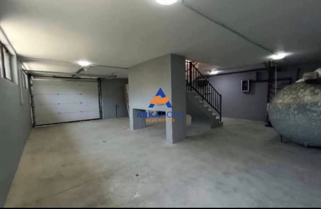 JEPET VILE ME QERA 3 KATE "TE RRUGA E ELBASANIT" 250000 LEKE