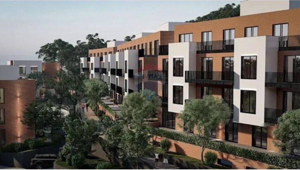 Apartament 2+1 me oborr prane TEG!
