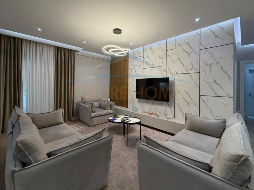 Shitet, Apartament 3+1+2, Liqeni i Thatë, Tiranë.