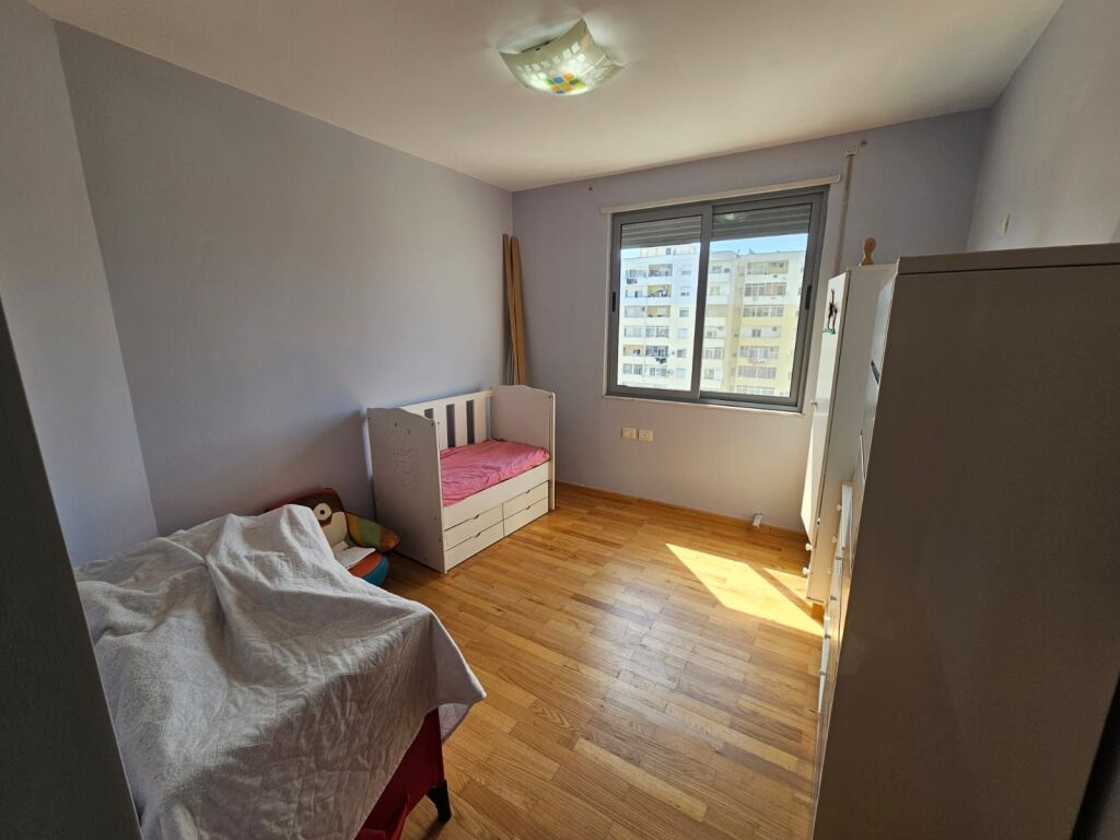 SHITET APARTAMENT 2+1+2 NË DURRËS