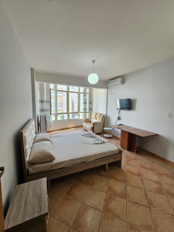 SHITET GARSONERE NE GOLEM PRANE MIAMI II